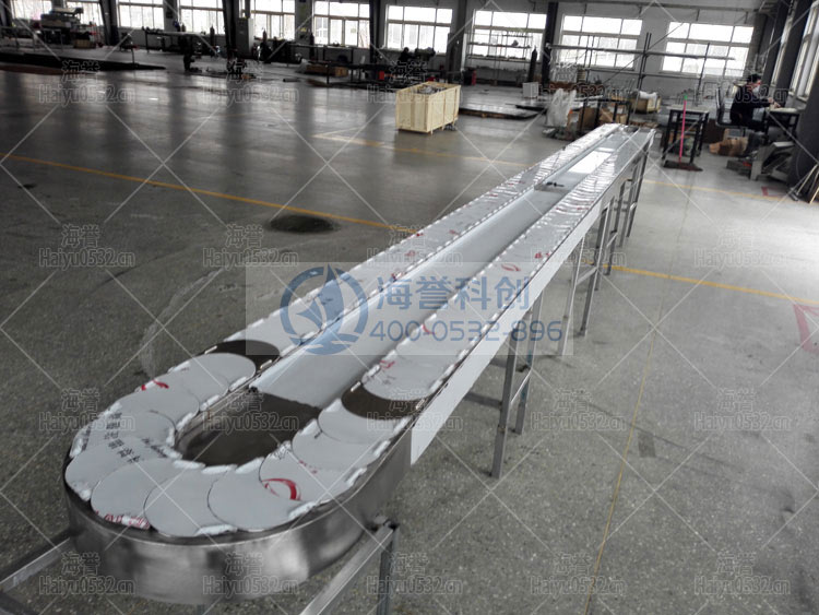 直線型不銹鋼回轉(zhuǎn)小火鍋設(shè)備現(xiàn)場(chǎng)生產(chǎn)圖3