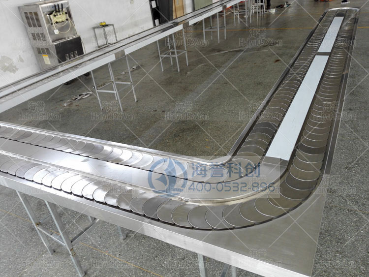 U型不銹鋼回轉(zhuǎn)小火鍋設(shè)備現(xiàn)場生產(chǎn)圖1