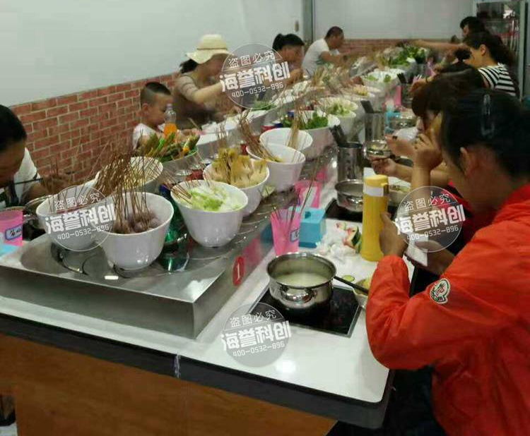 山西陽(yáng)泉旋轉(zhuǎn)火鍋設(shè)備安裝成功