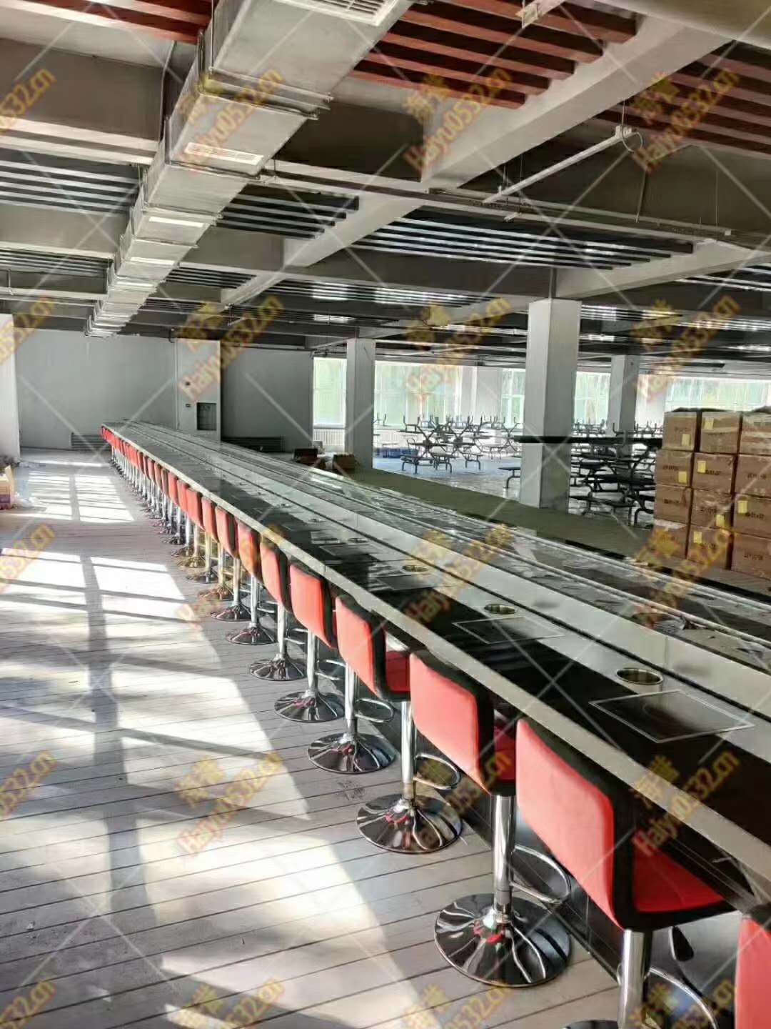 旋轉(zhuǎn)小火鍋設(shè)備