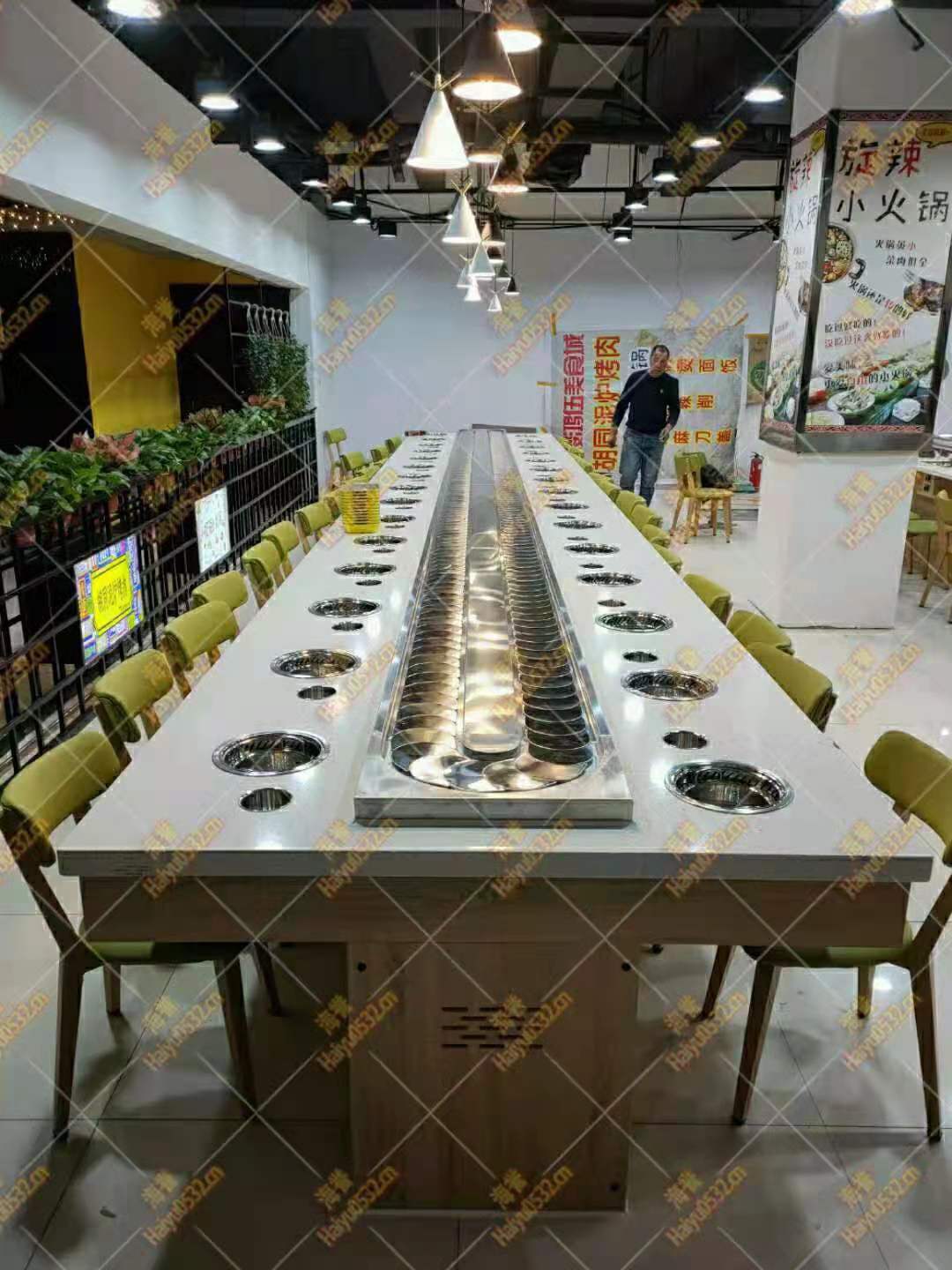 無煙涮烤旋轉(zhuǎn)小火鍋設(shè)備升級(jí)新業(yè)態(tài)