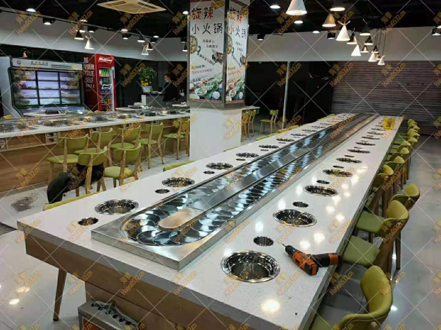 無煙涮烤旋轉(zhuǎn)小火鍋設(shè)備升級(jí)新業(yè)態(tài)