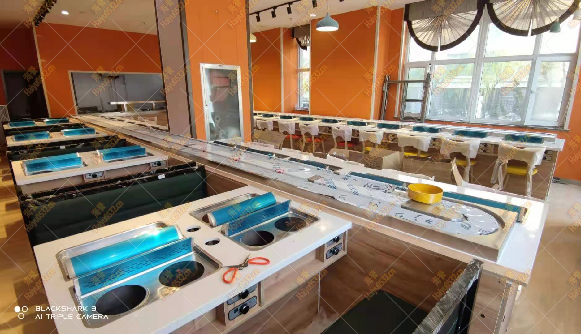 U型無(wú)煙涮烤旋轉(zhuǎn)火鍋設(shè)備完工