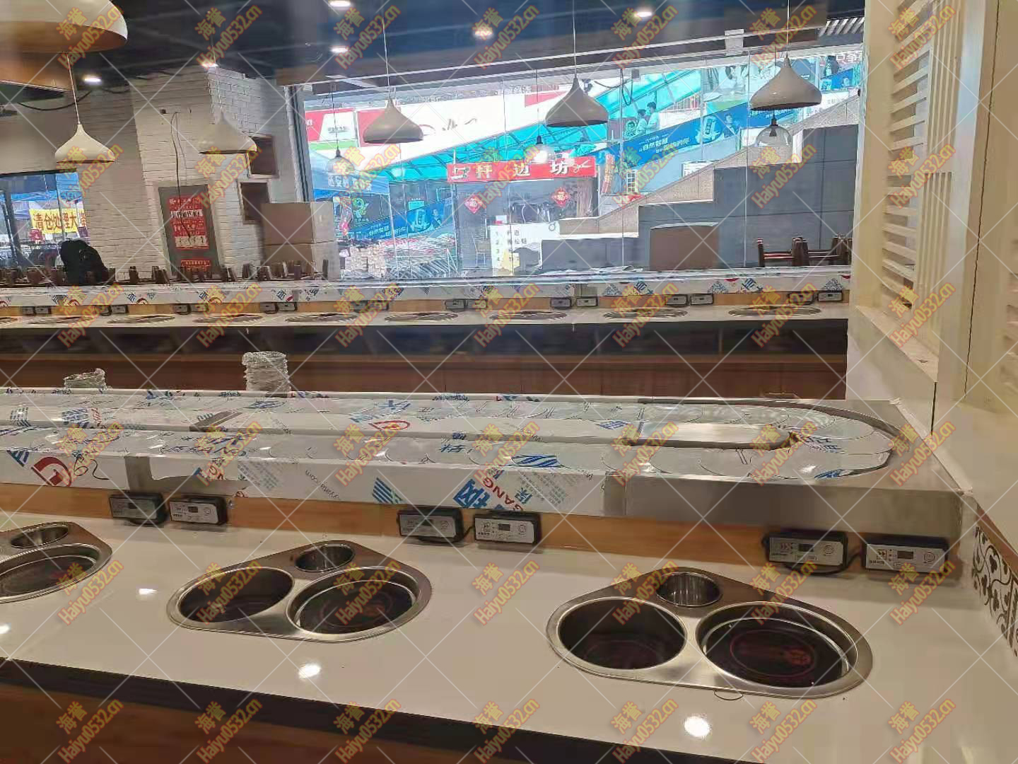 兩條直線(xiàn)涮烤一體回轉(zhuǎn)火鍋設(shè)備完成