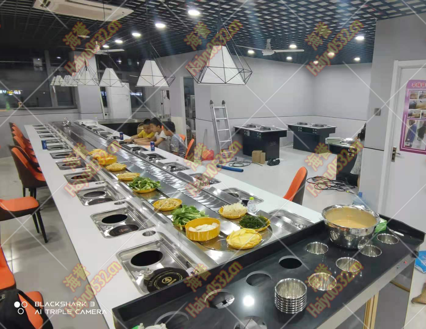 無煙涮烤旋轉(zhuǎn)小火鍋設(shè)備