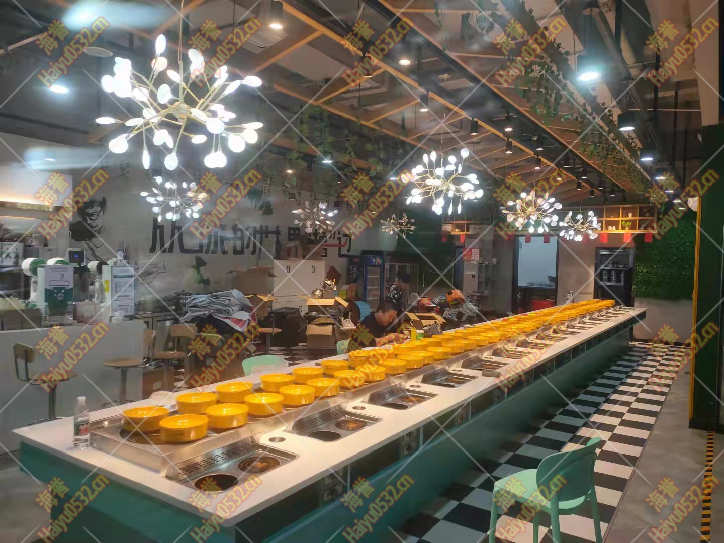 山西帶凈化排煙系統(tǒng)旋轉火鍋設備完成 山西帶凈化排煙系統(tǒng)旋轉火鍋設備完成