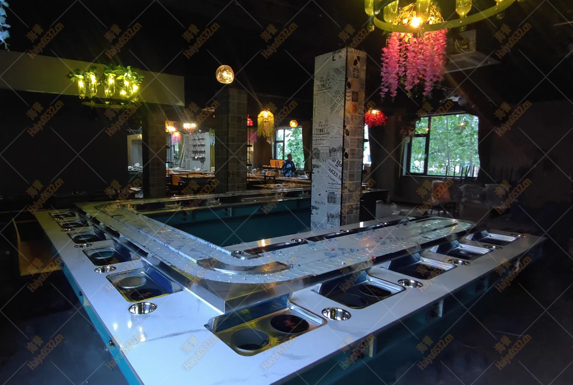 無(wú)煙涮烤旋轉(zhuǎn)小火鍋設(shè)備