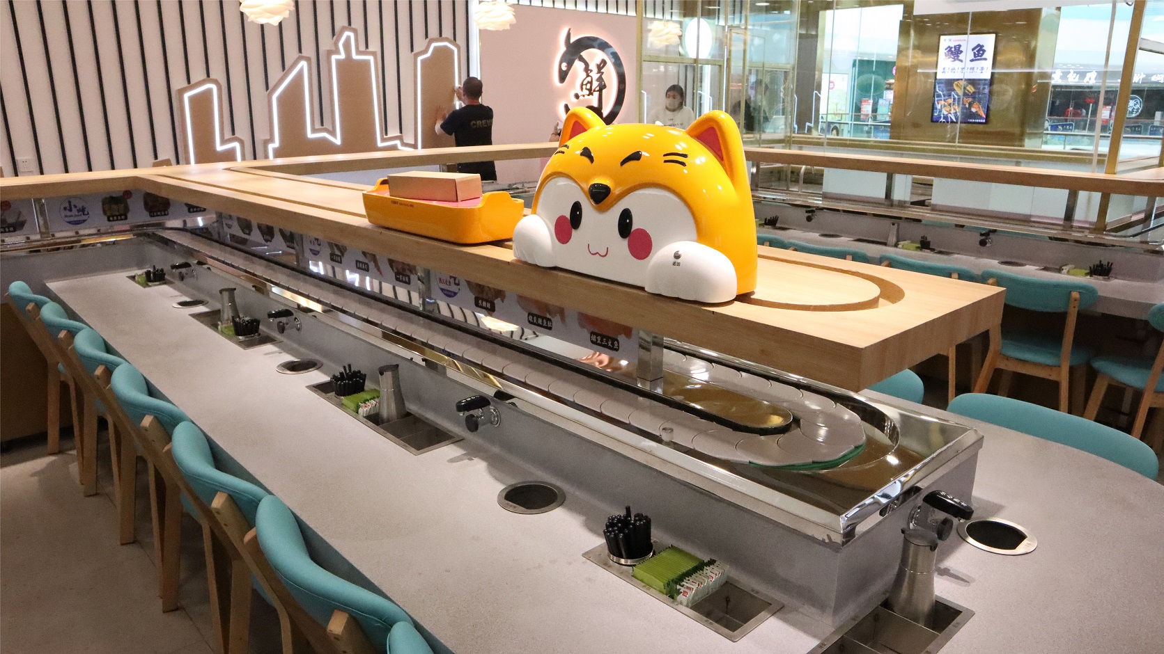 為什么回轉(zhuǎn)壽司店一般都會(huì)配備智能送餐小火車？