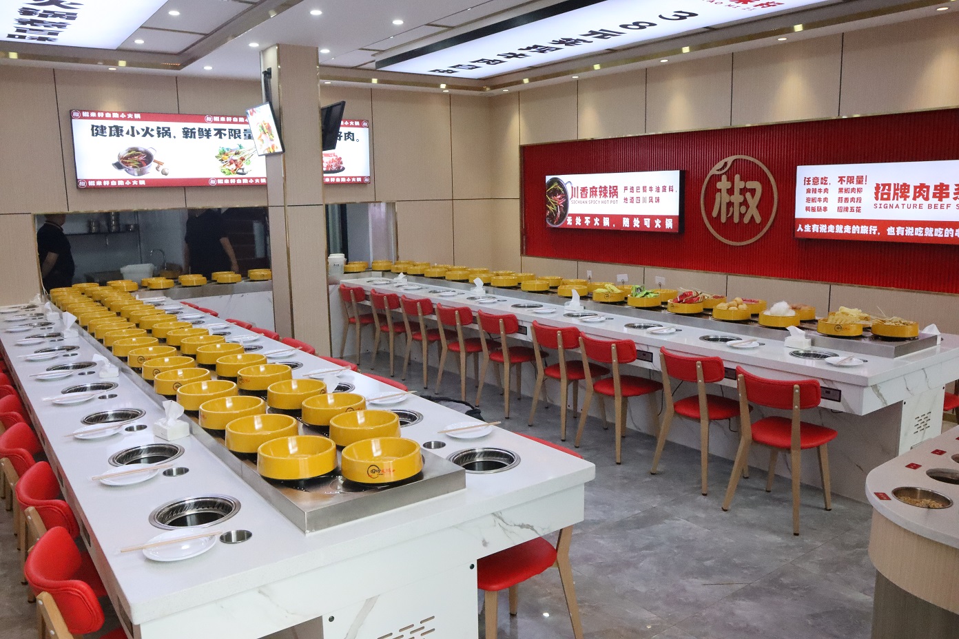 為何開旋轉(zhuǎn)小火鍋店不必著急加盟？