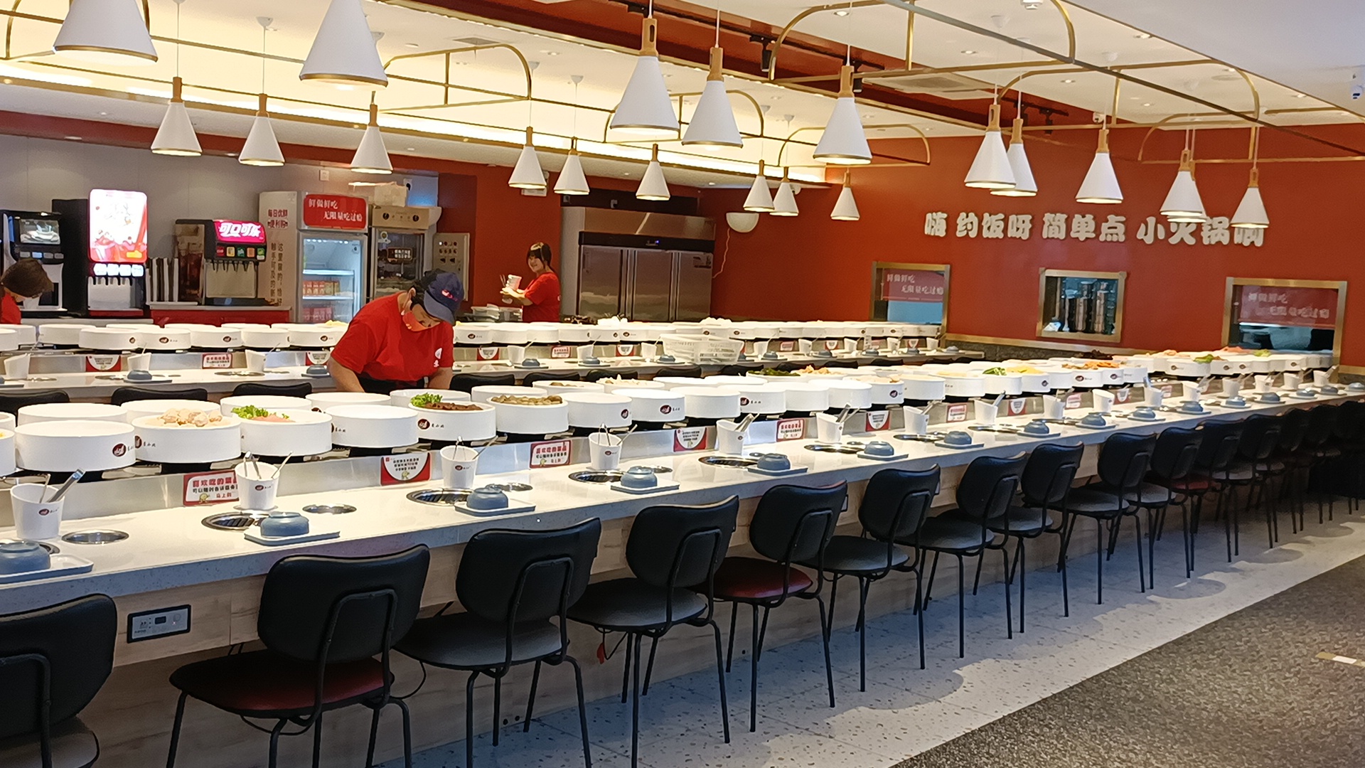 新款旋轉(zhuǎn)小火鍋設(shè)備，助力運營新模式